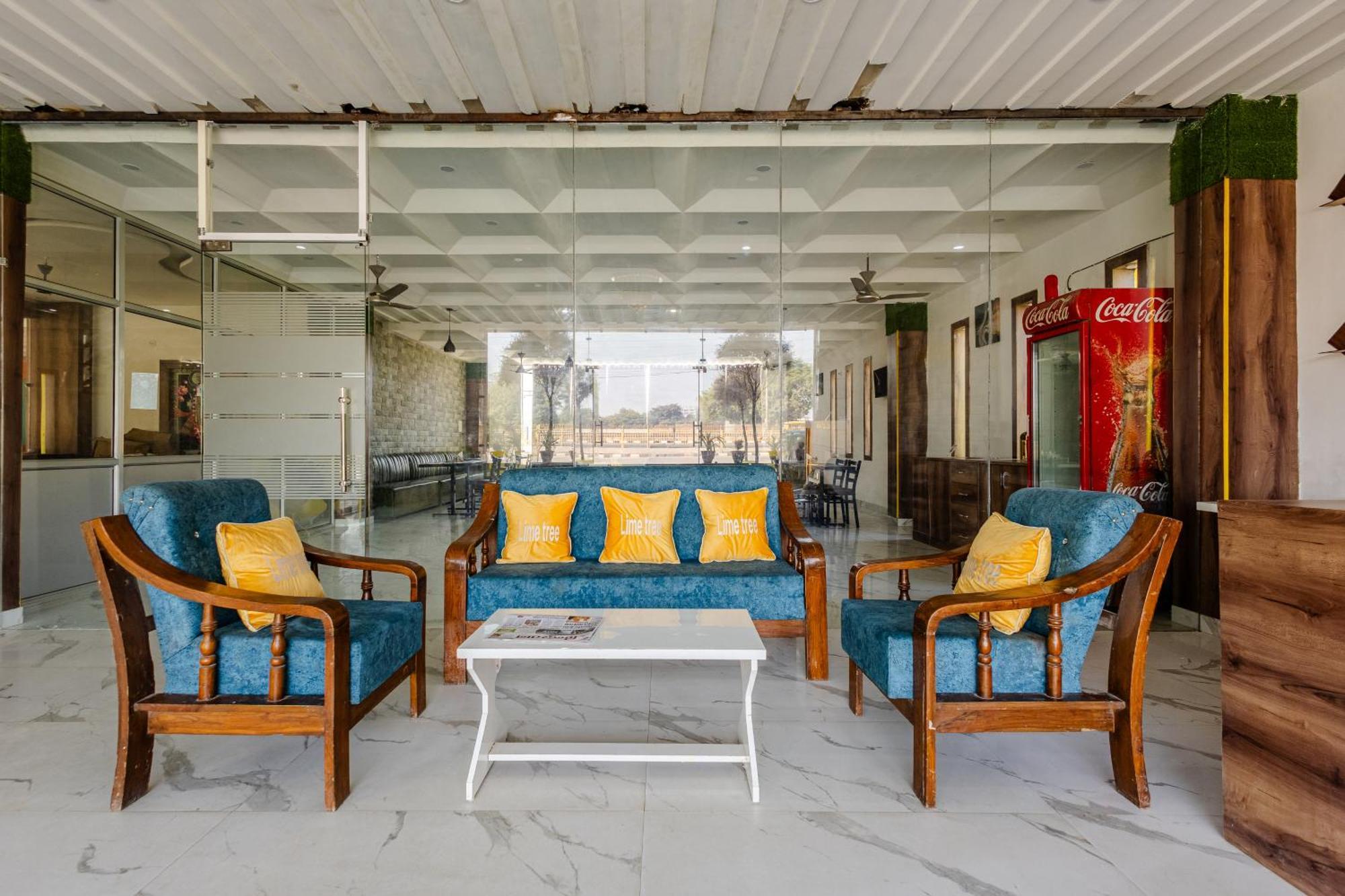 Lime Tree Hotel And Banquet Vrindavan Exterior photo