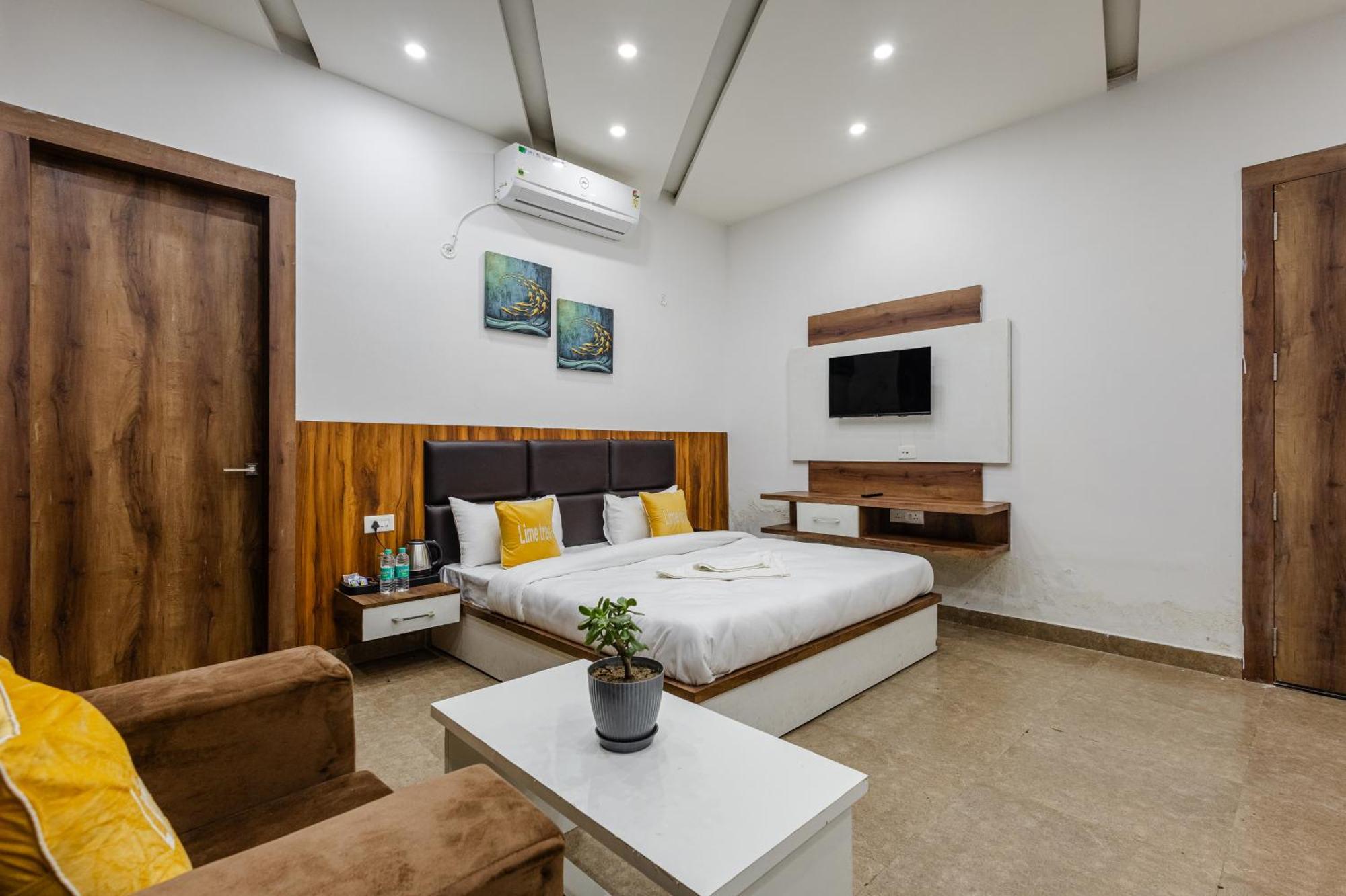 Lime Tree Hotel And Banquet Vrindavan Exterior photo