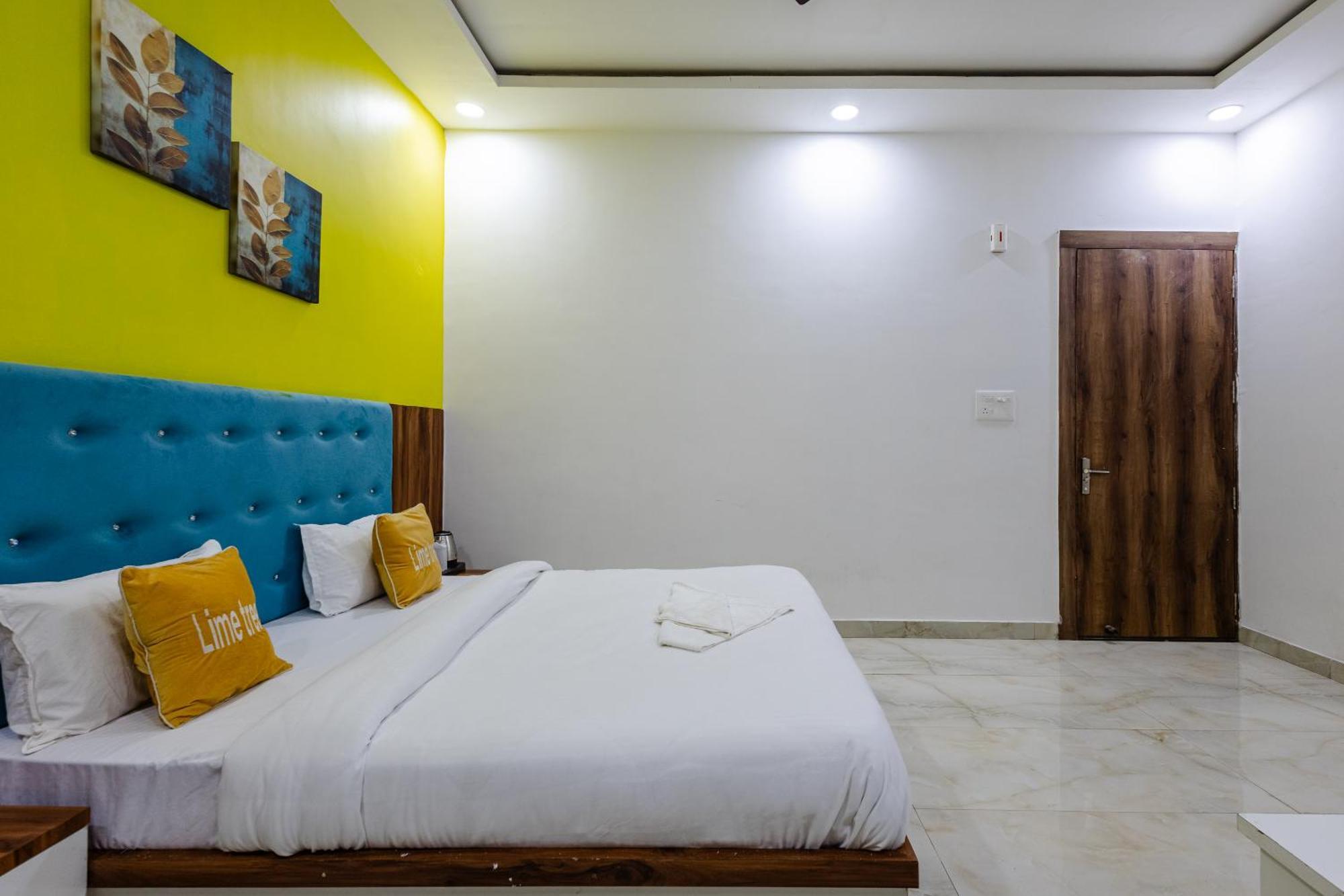 Lime Tree Hotel And Banquet Vrindavan Exterior photo
