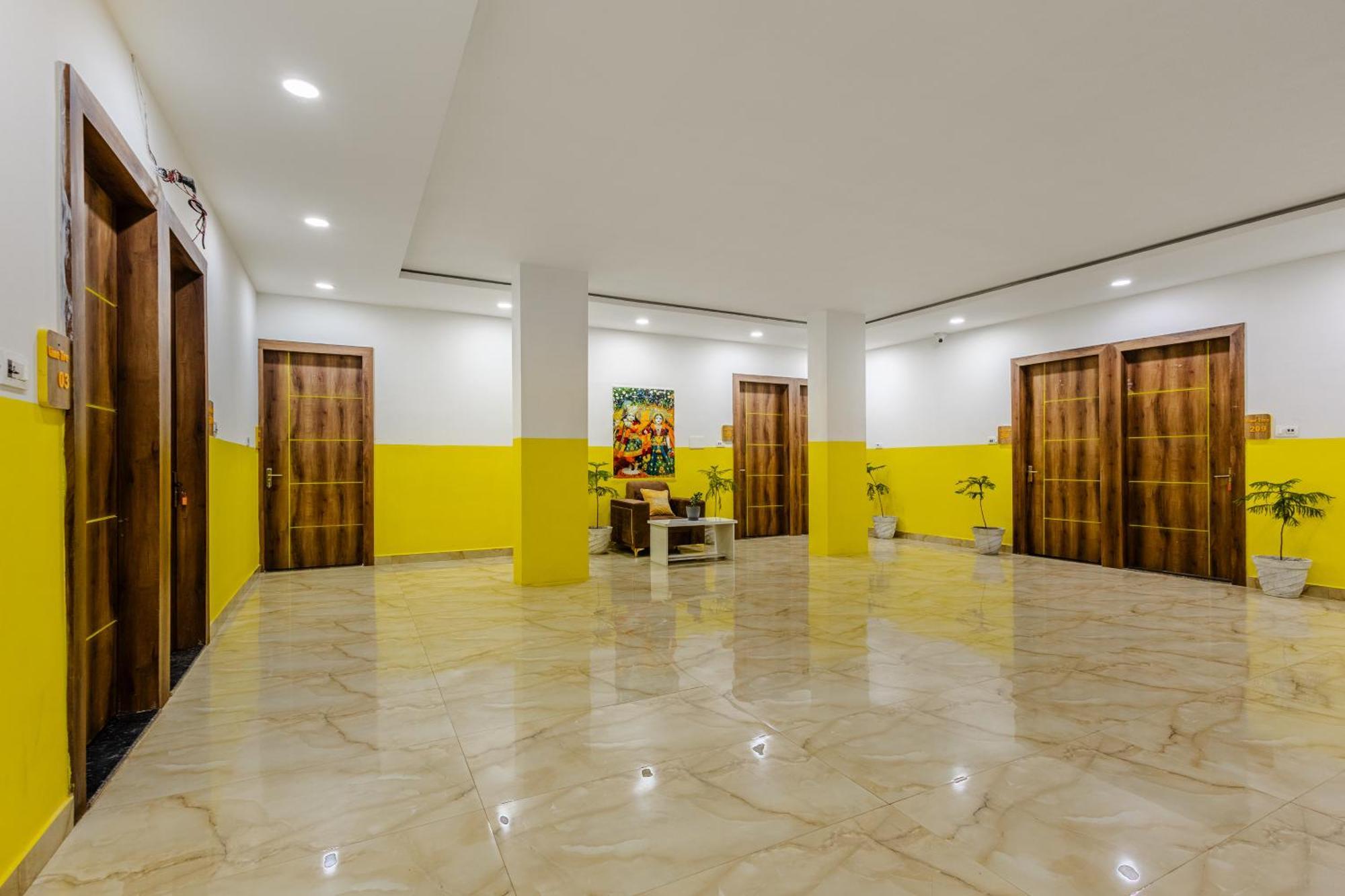 Lime Tree Hotel And Banquet Vrindavan Exterior photo